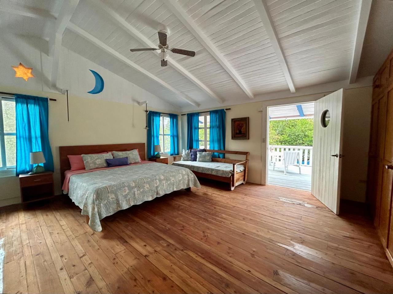 Bed and Breakfast Casa Kubler à Puerto Ayora  Extérieur photo